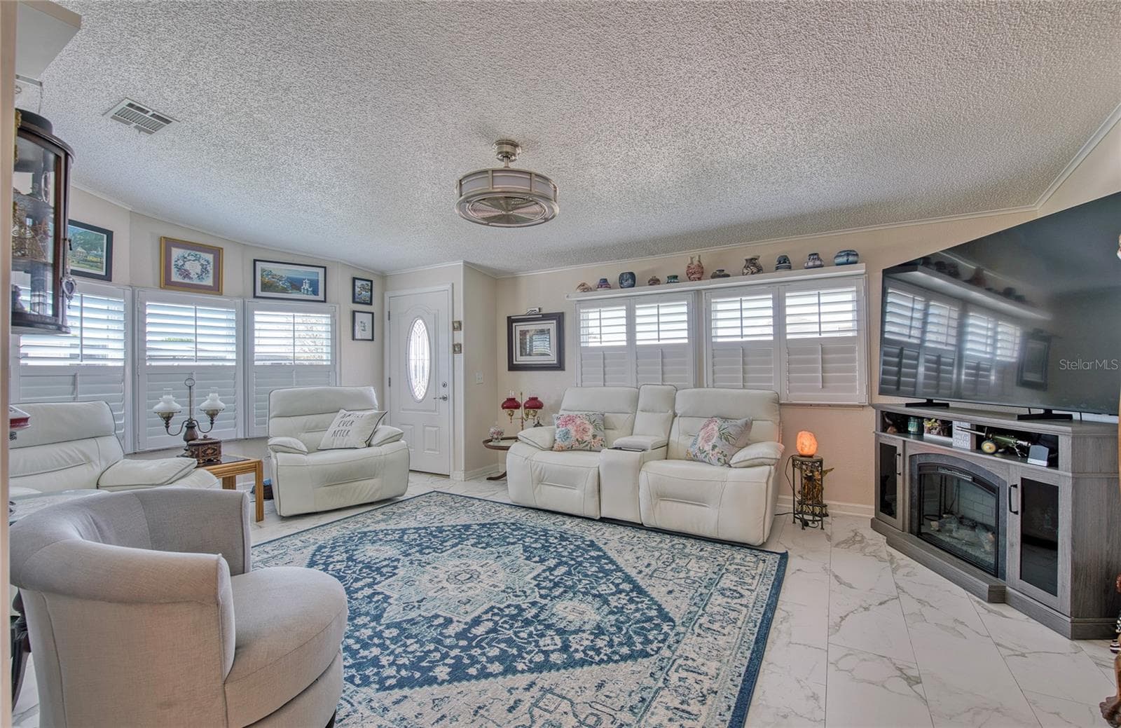 214 Dolphin Dr N photo 2
