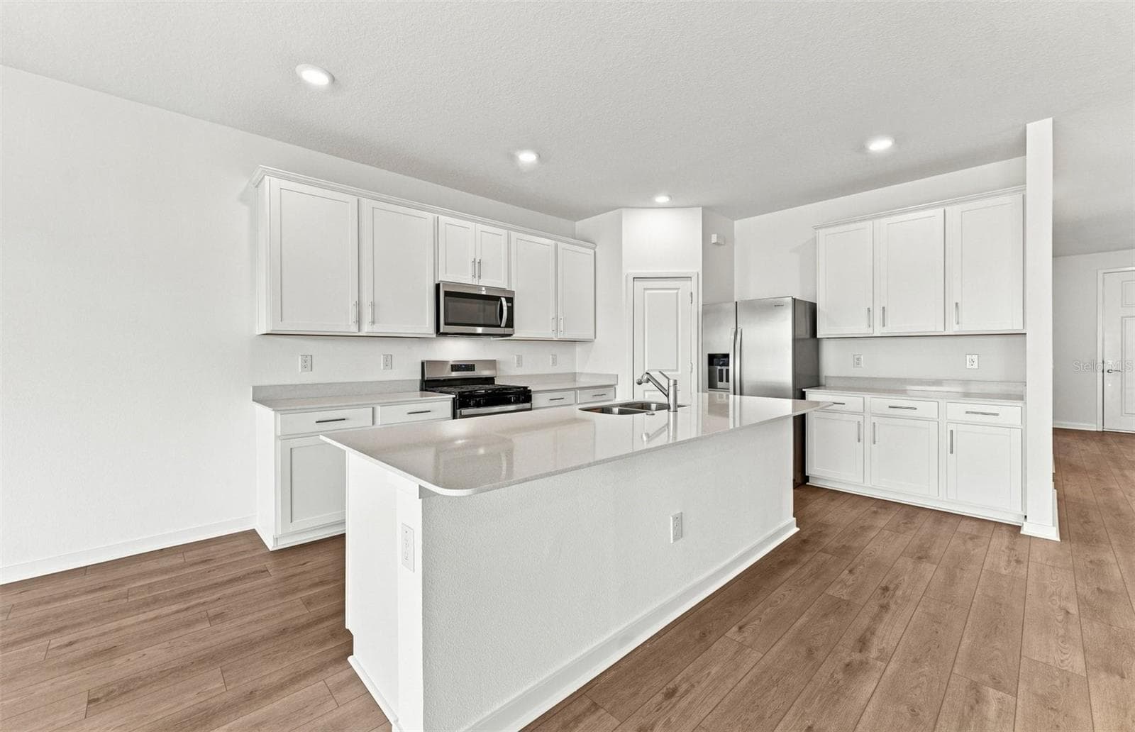 6657 Asbury Barnes Ln photo 3
