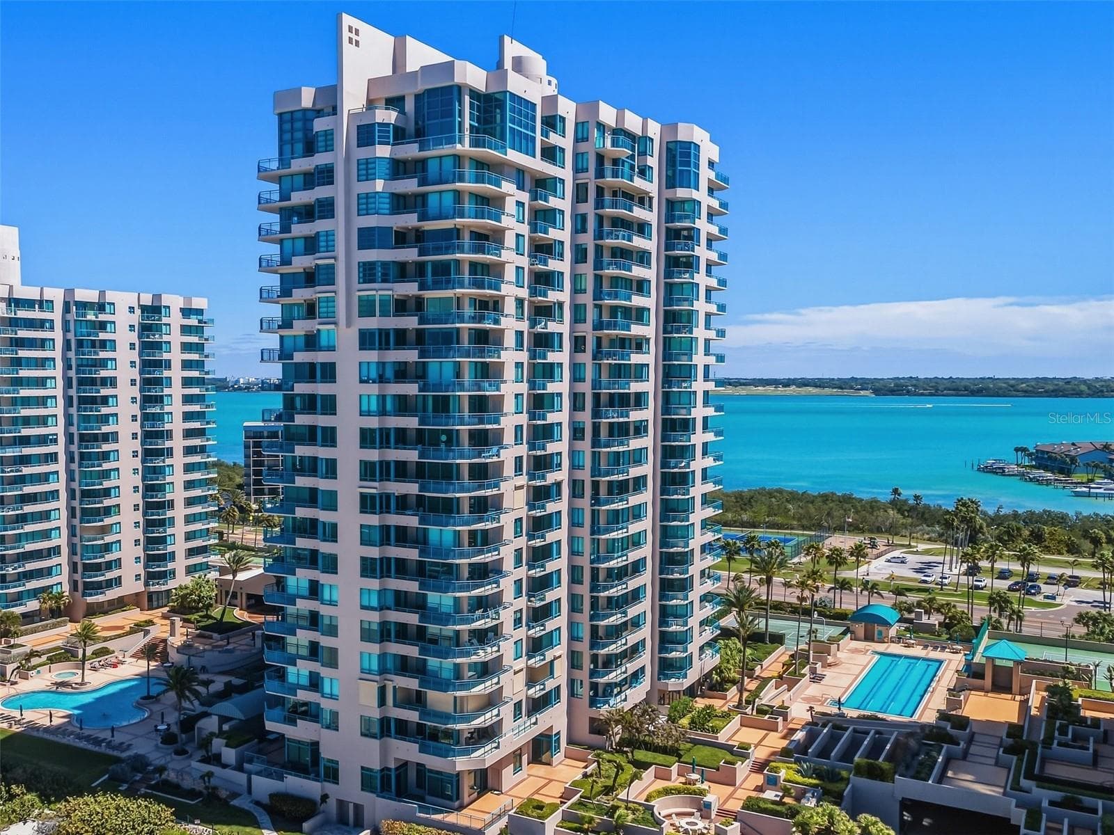 1540 Gulf Blvd #1004 photo 2
