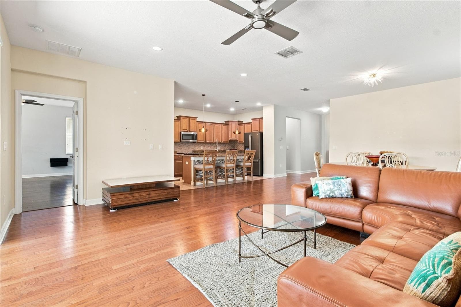 20233 Merry Oak Ave photo 4
