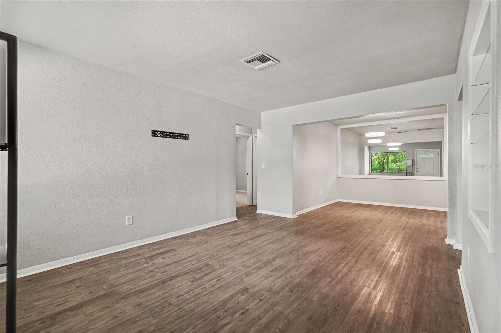 21390 Lehouier Dr photo 5