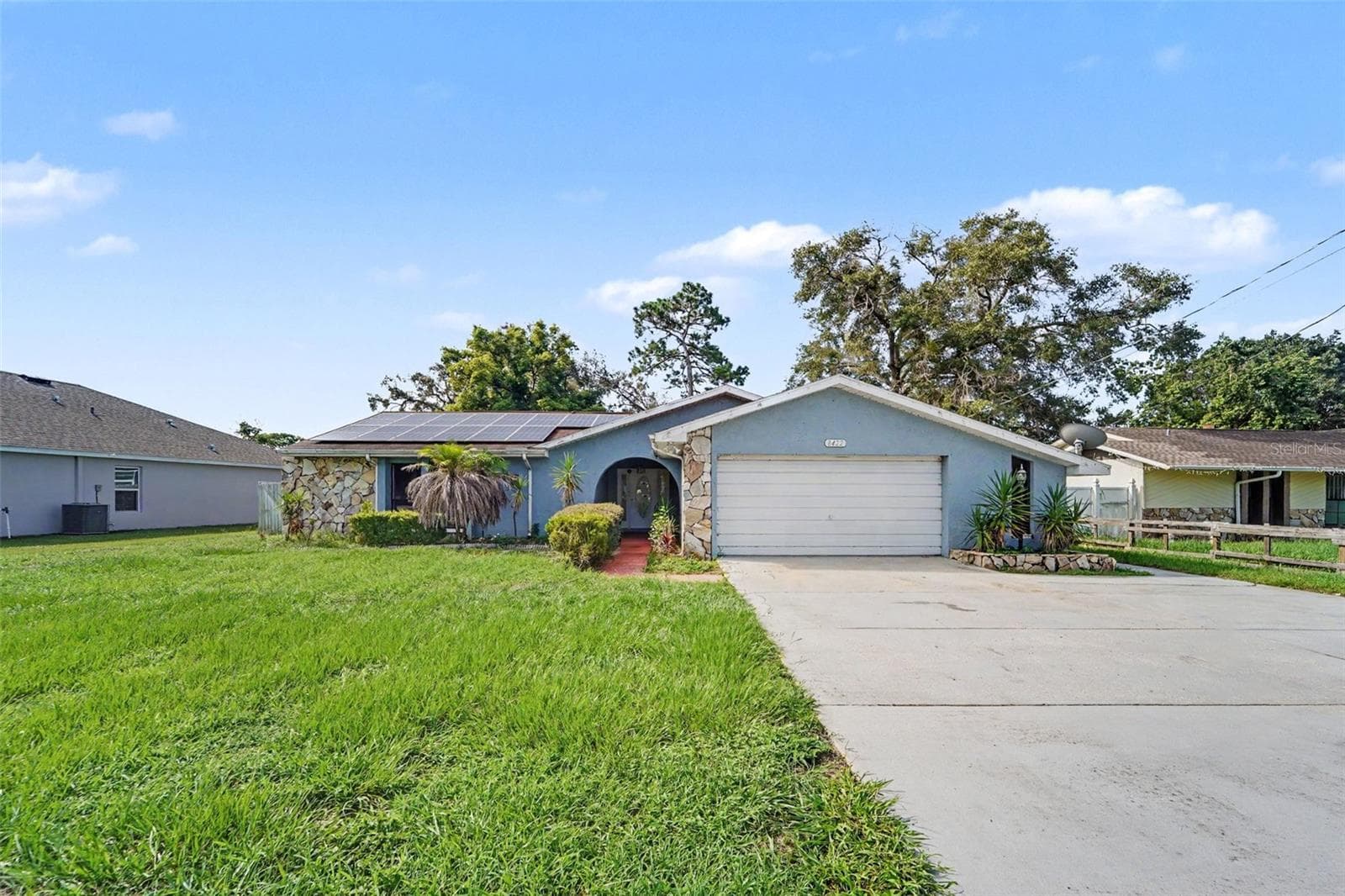 8422 Spring Hill Dr photo 2