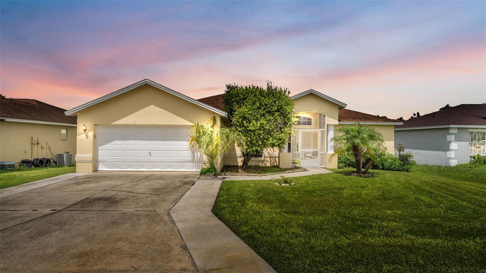 3549 Manor Loop photo 2