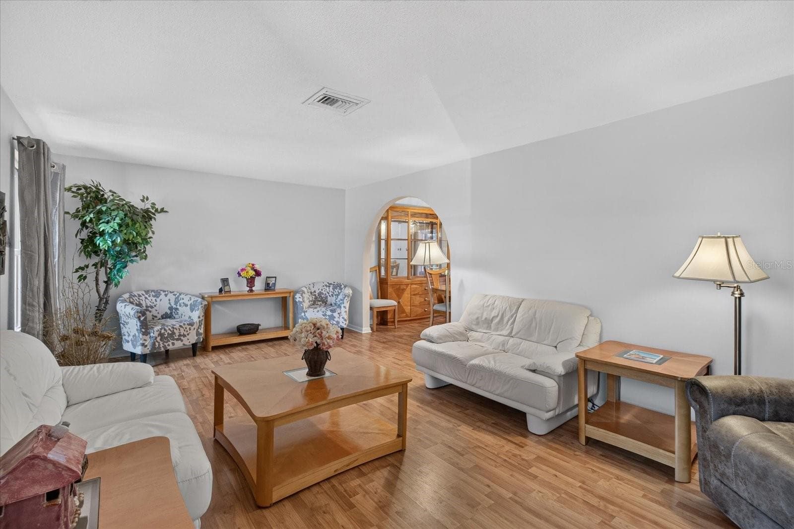 13497 Oval Dr E photo 3