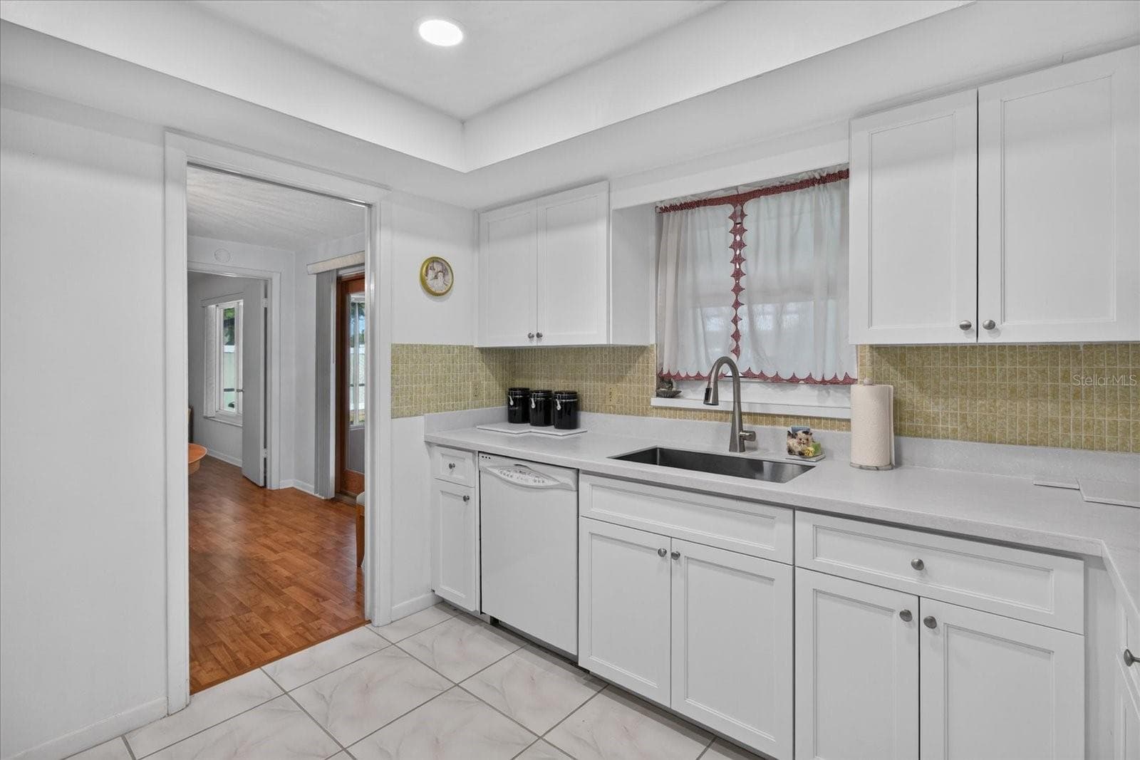 13497 Oval Dr E photo 5