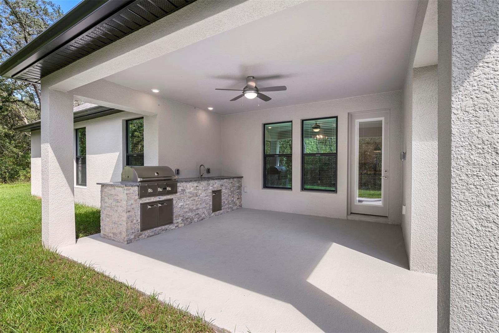 17558 Lippizan Ln photo 3