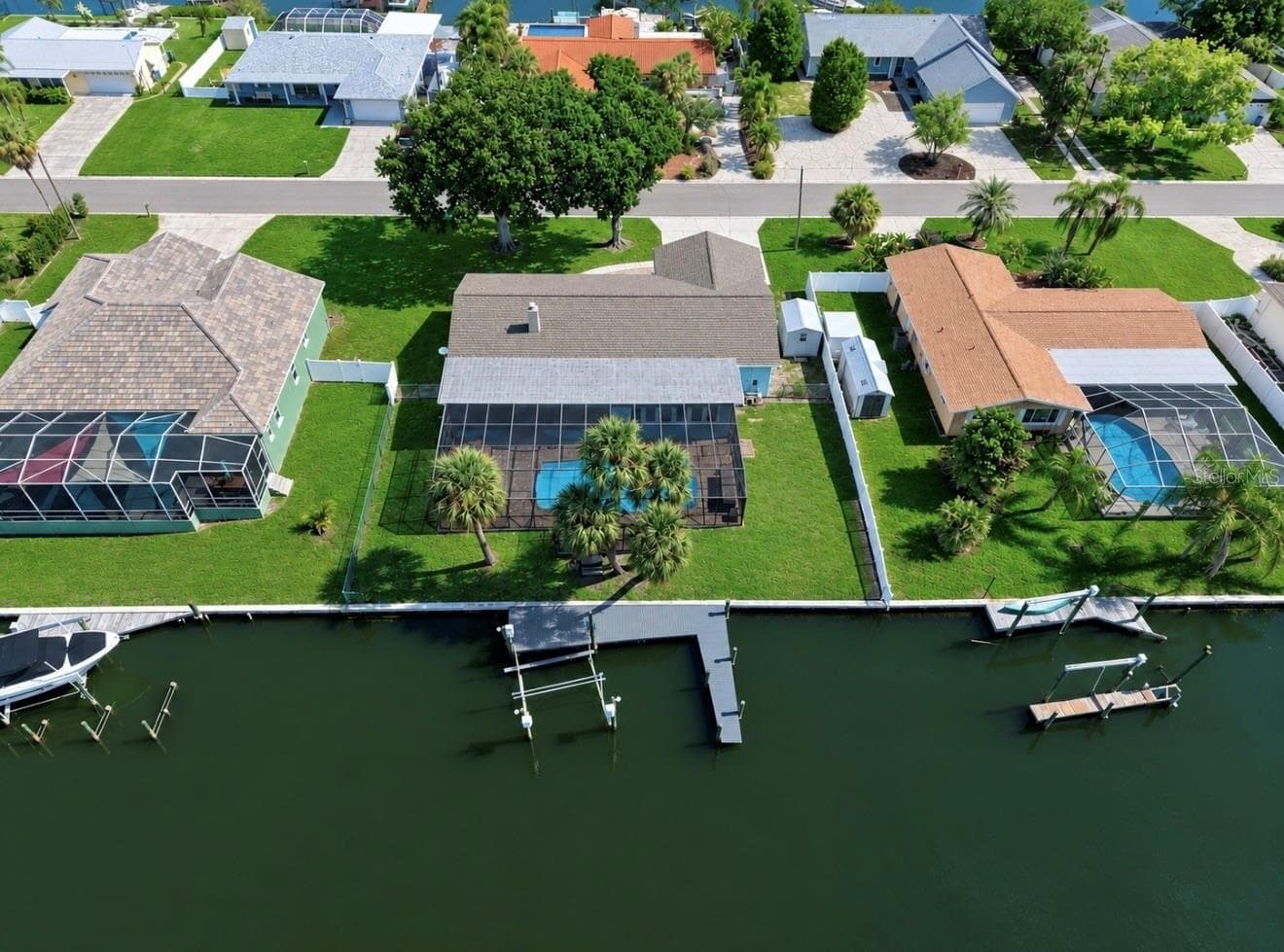 708 Spanish Main Dr photo 3
