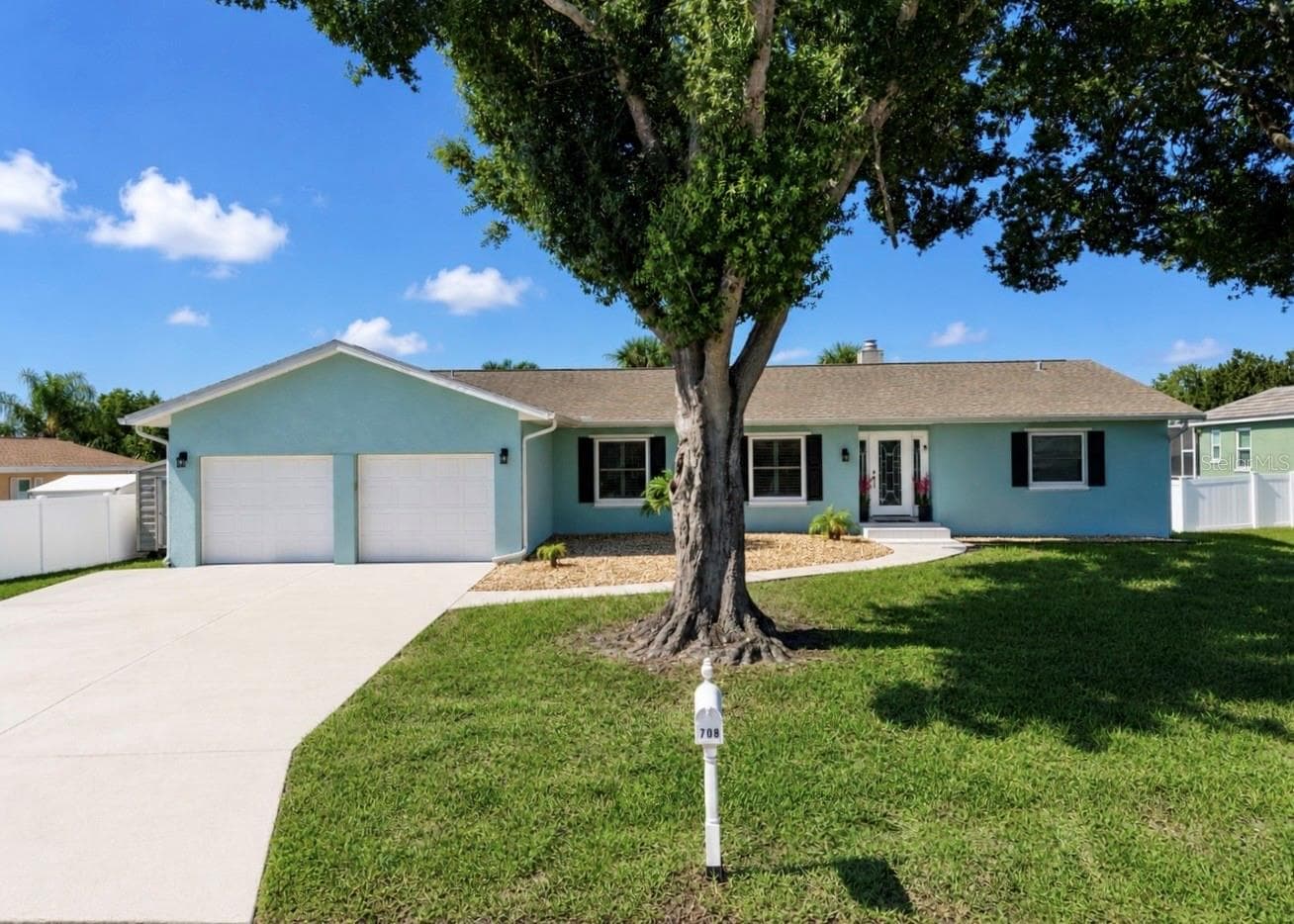 708 Spanish Main Dr photo 5