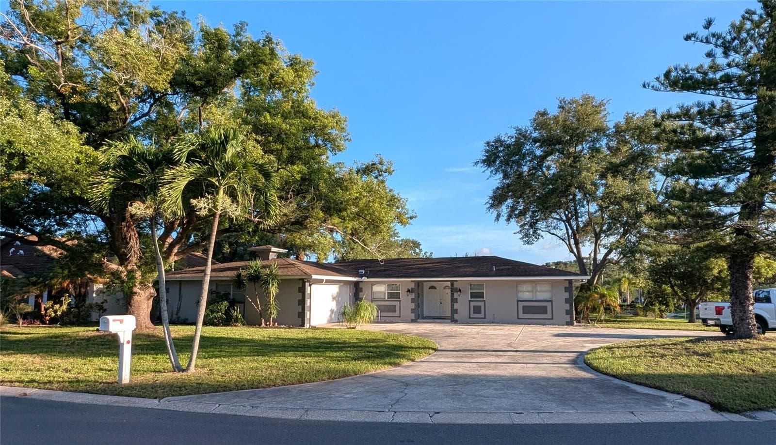 3273 Harbor Lake Dr photo 2