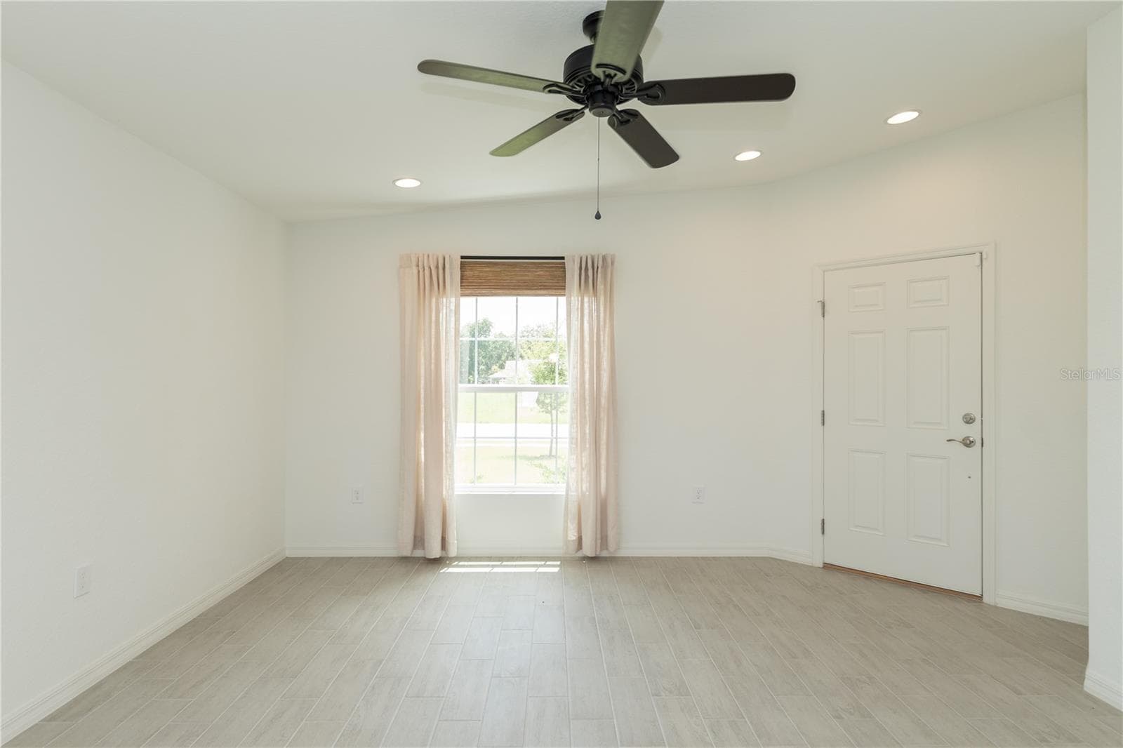 3512 Elliott Pl photo 2