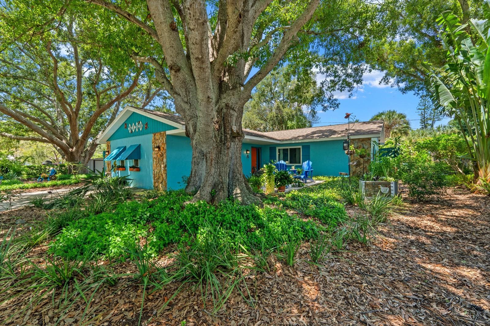 2159 Barcelona Way photo 4