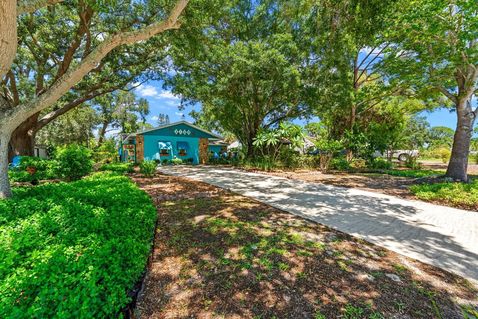 2159 Barcelona Way photo 5