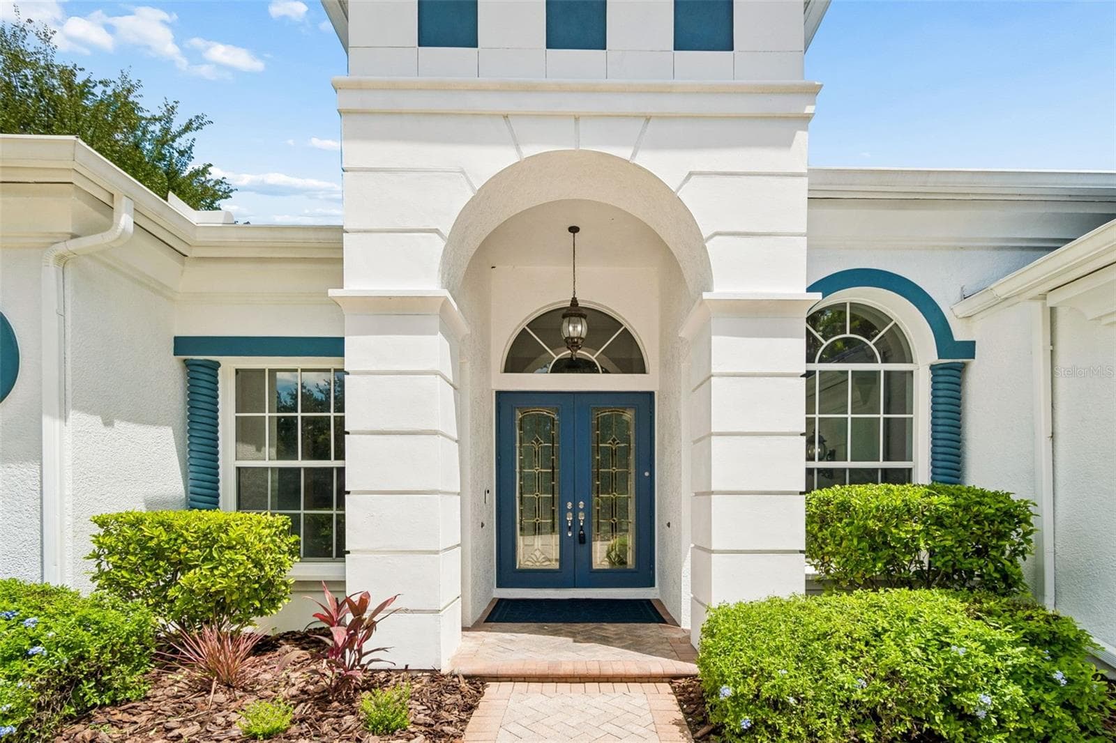 21105 Lake Vienna Dr photo 2