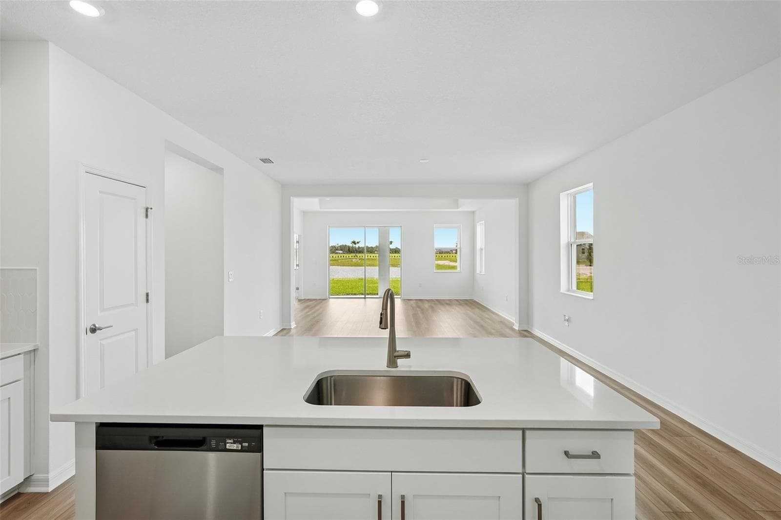 13814 Bertrand Ave photo 5