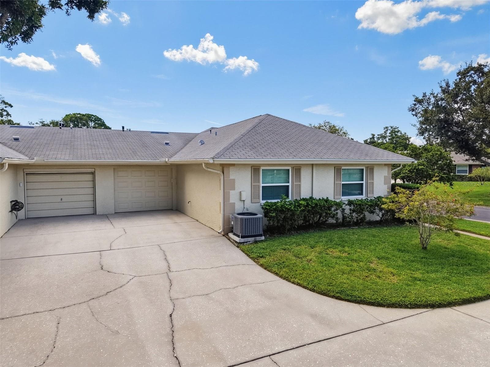 1372 Carlisle CT photo 4