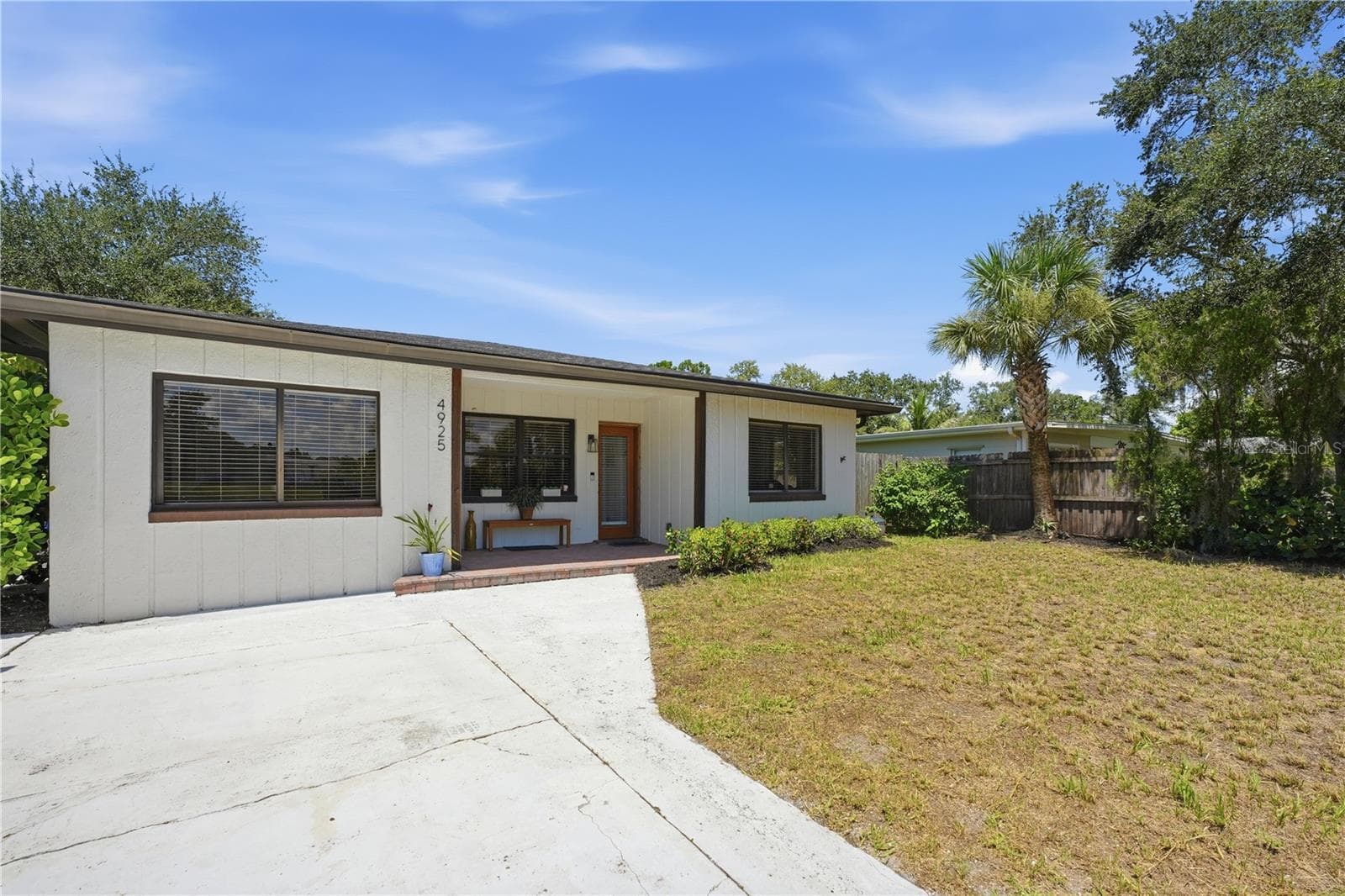 4925 Remington Dr photo 4