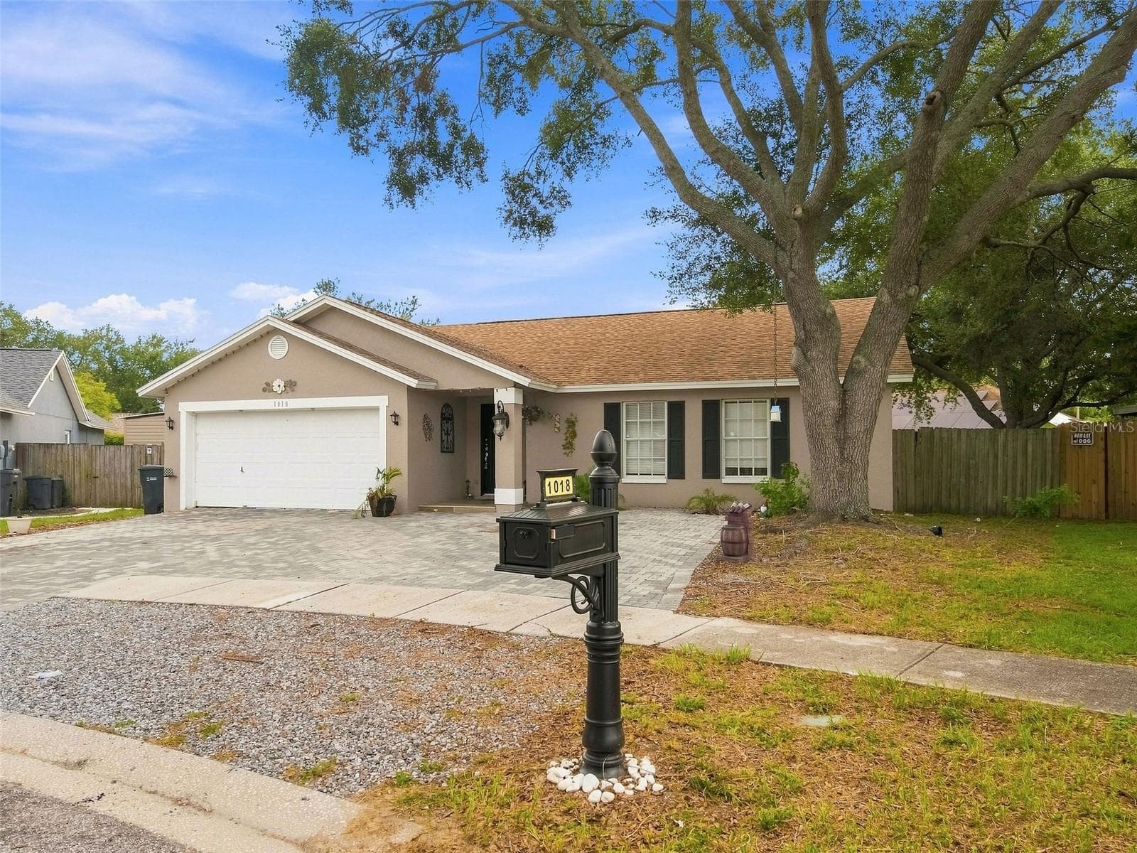 1018 Peachwood Dr photo 3