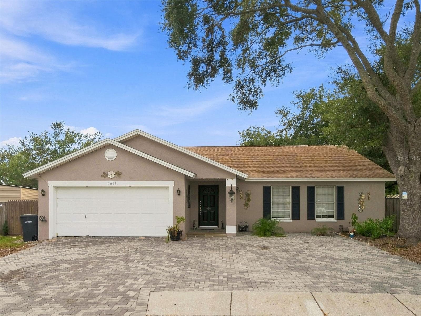 1018 Peachwood Dr photo 4
