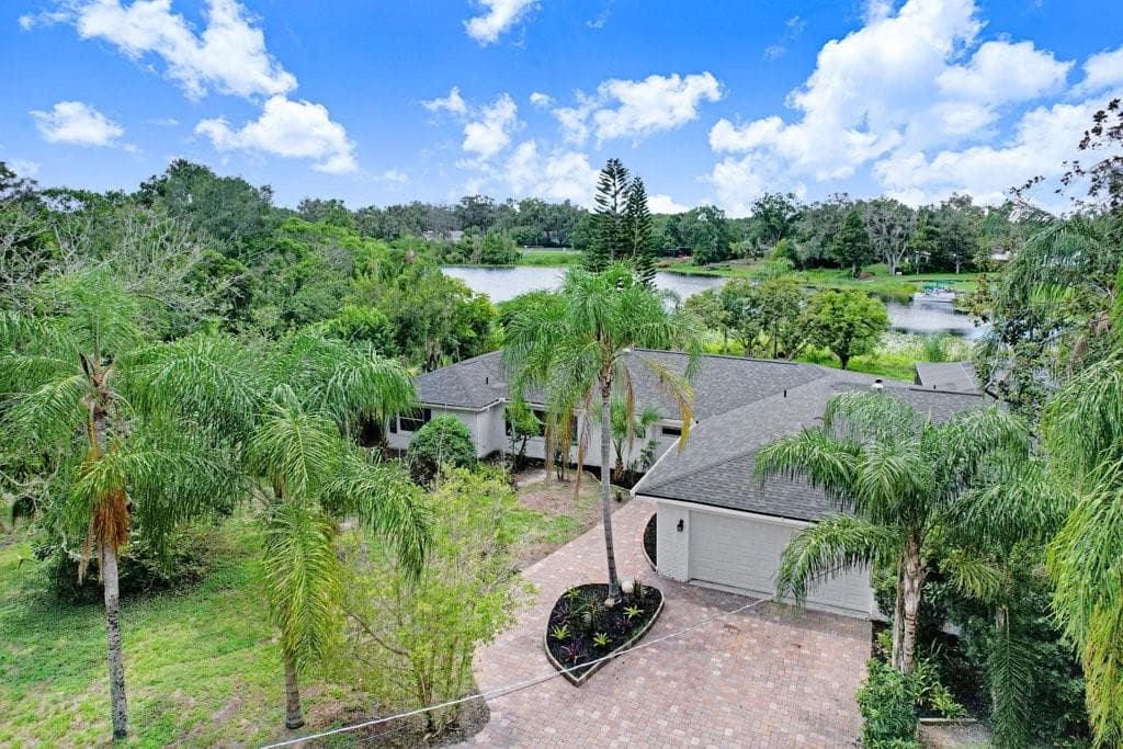 1350 Eckles Dr photo 3