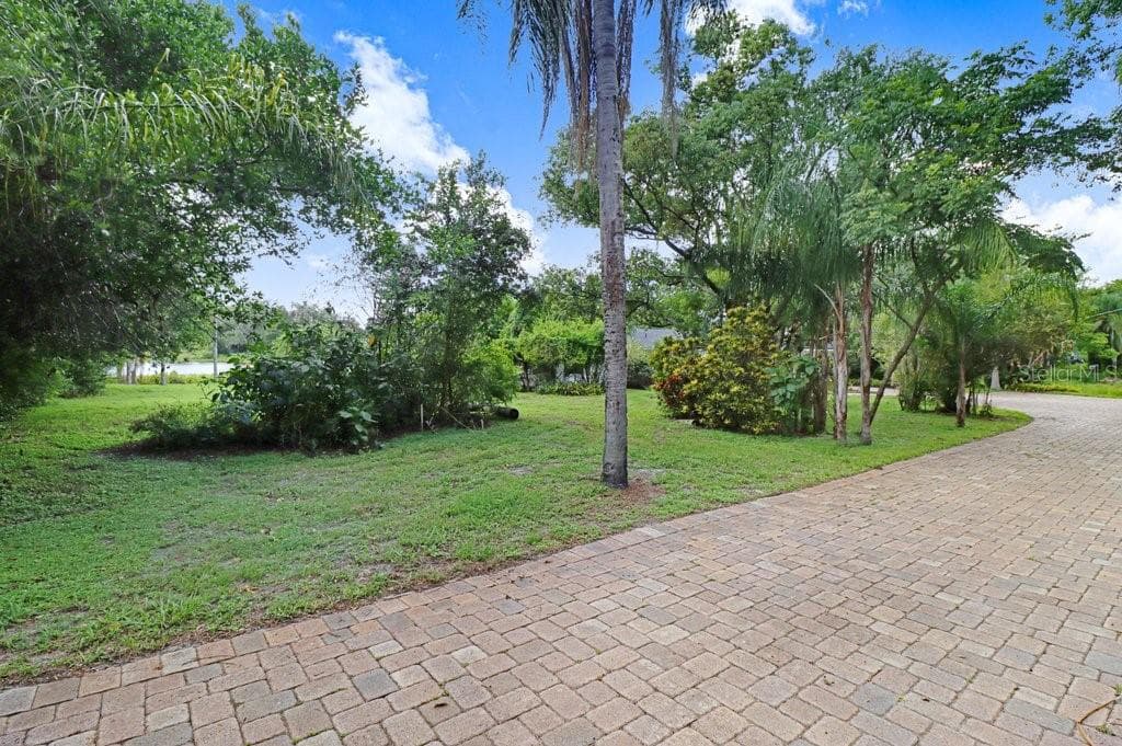 1350 Eckles Dr photo 5