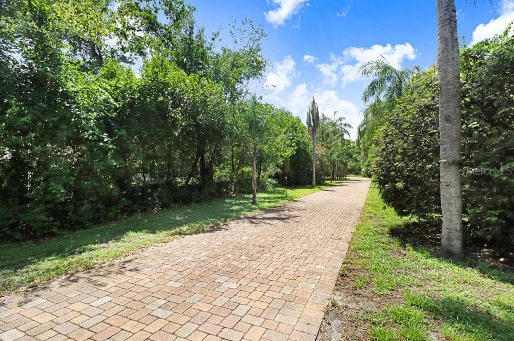 1350 Eckles Dr photo 4