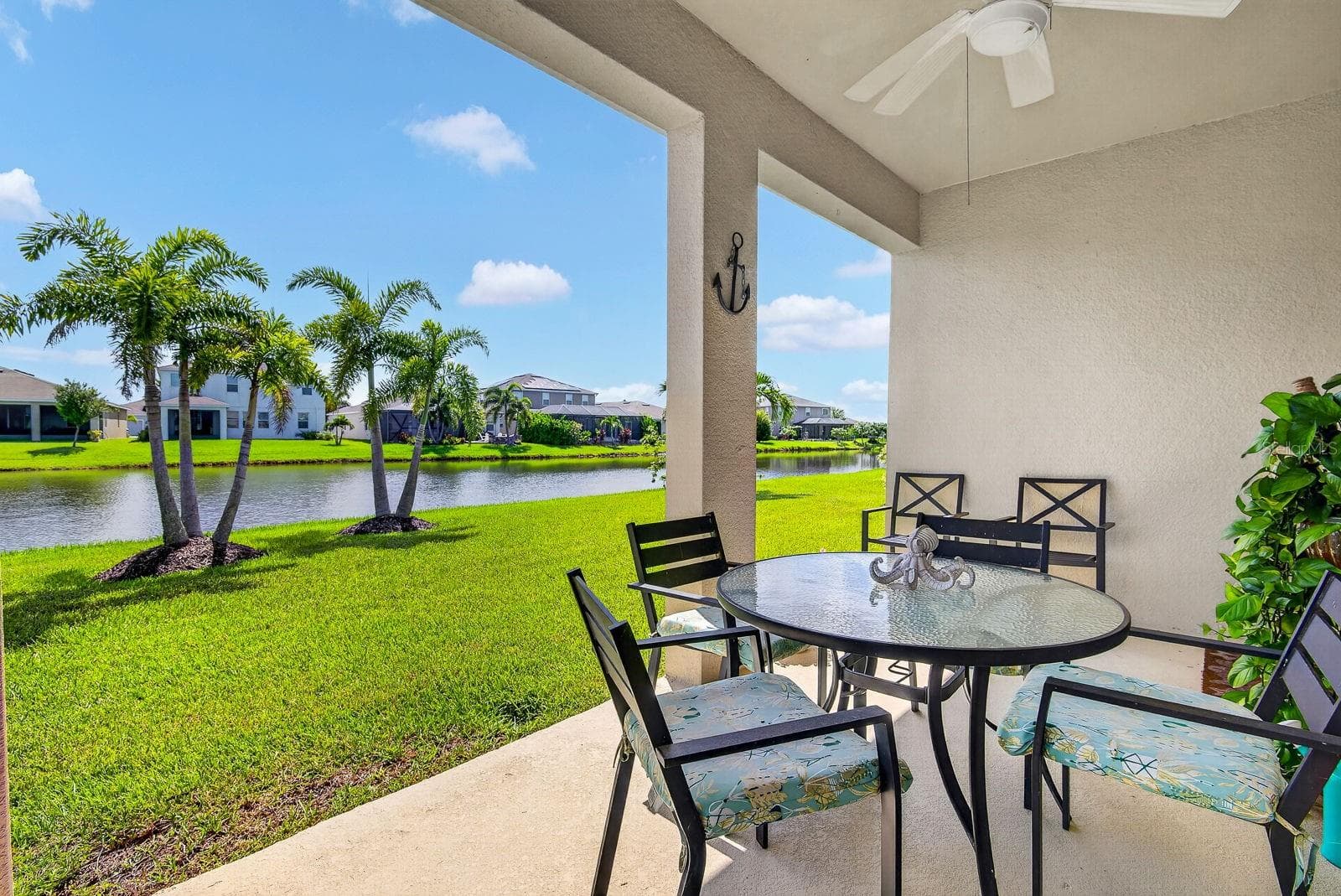 6435 Devesta Loop photo 4