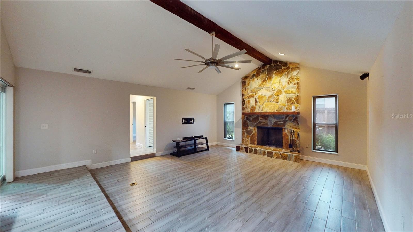 7121 Odoniel Loop W photo 3