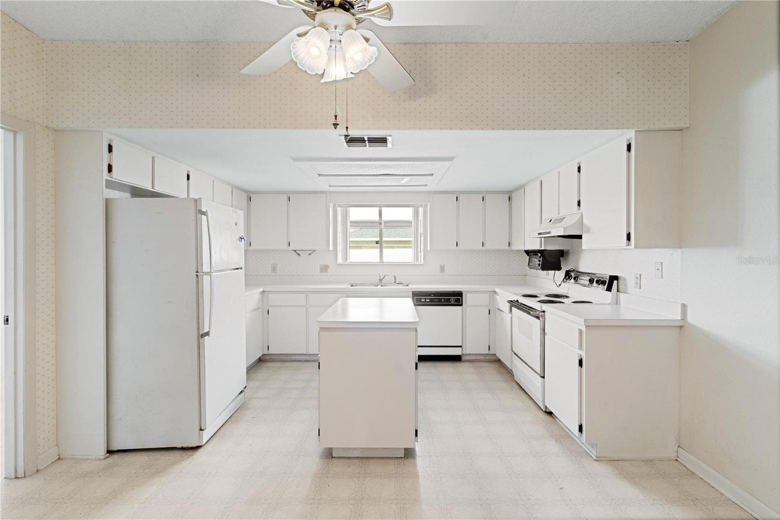 3433 Glen Abbey Ln photo 2