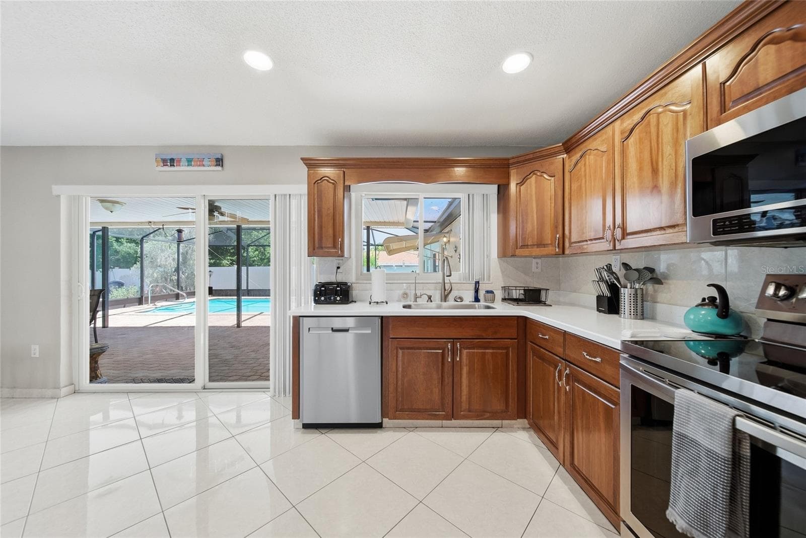 1403 Garden Ave photo 2