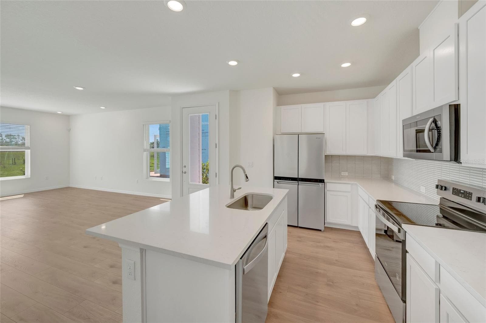 6418 Jensen View Ave photo 4