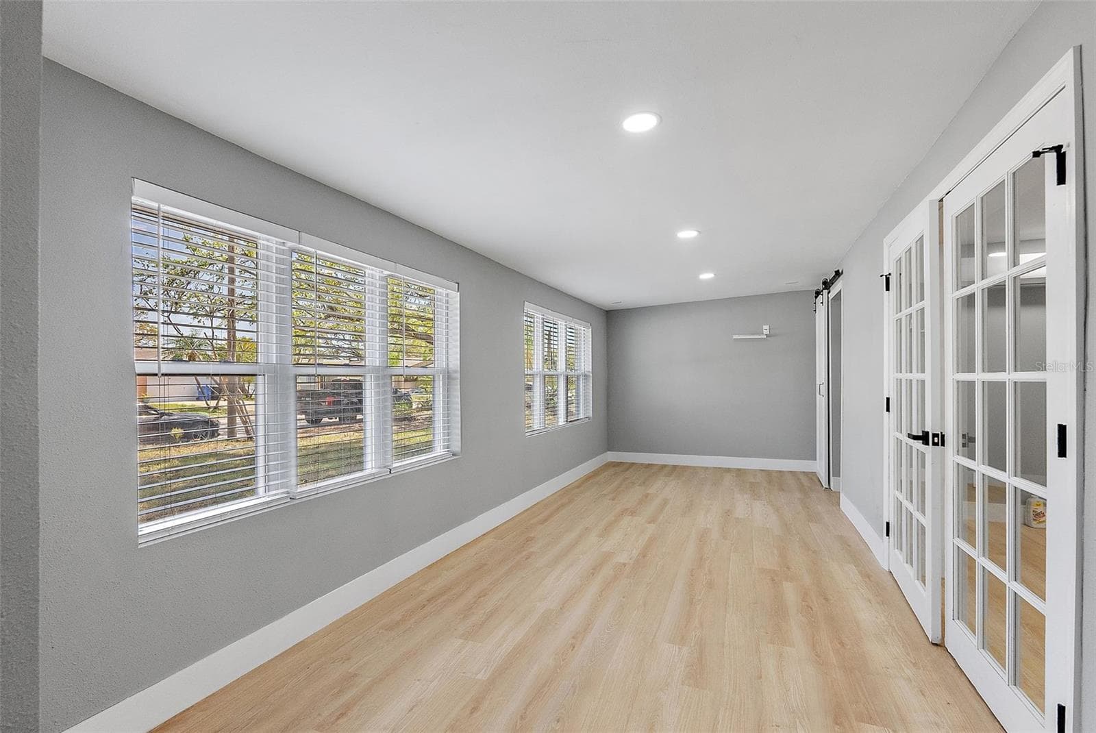 3926 Helena St NE photo 4