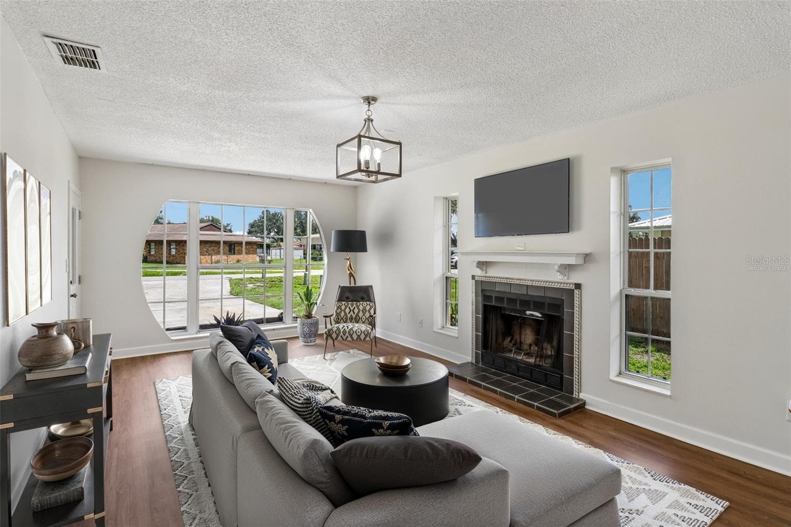 2718 Shadywood Pl photo 2