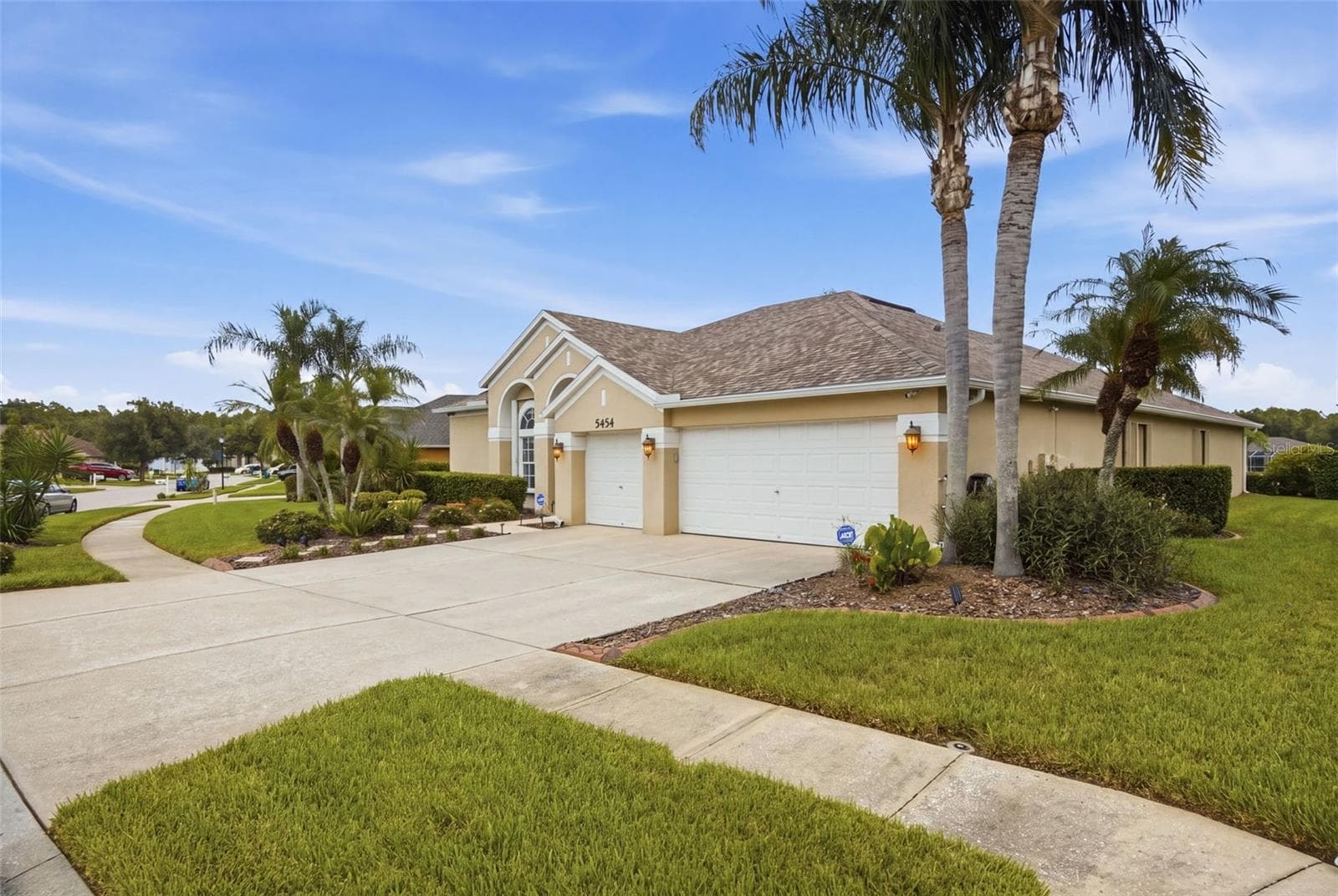 5454 Spectacular Bid Dr photo 4