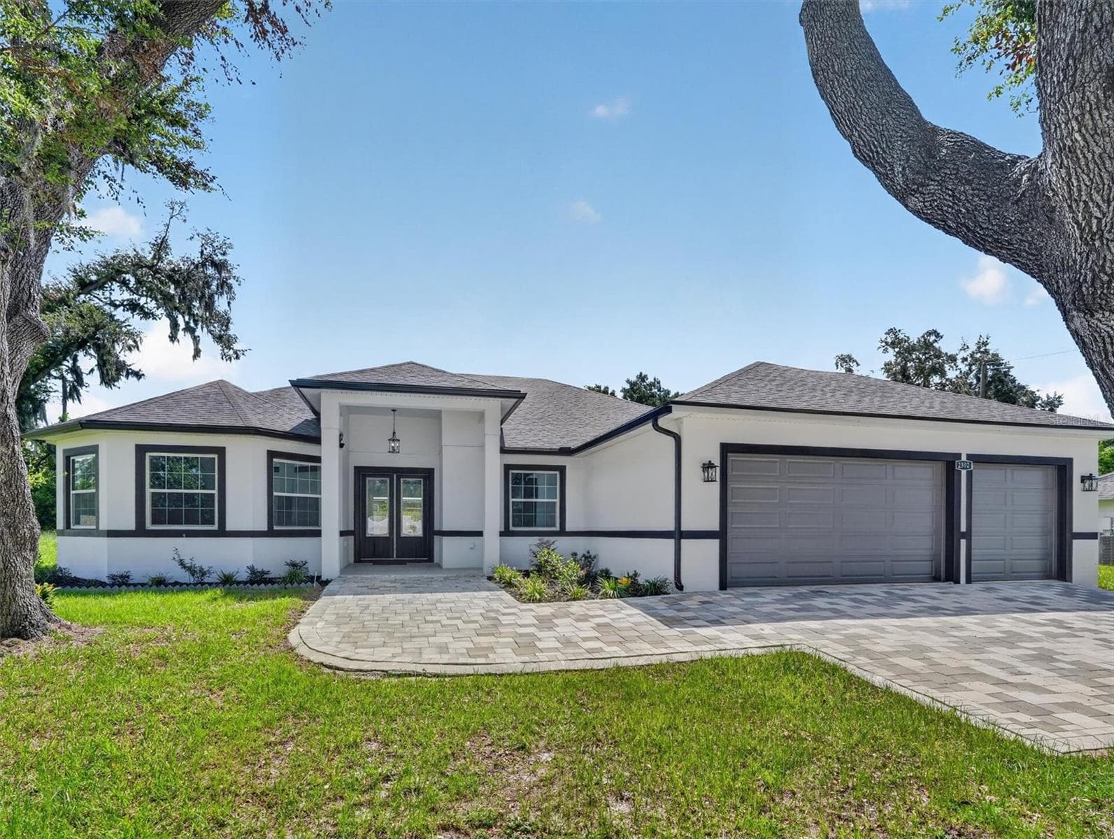 2302 Allen Dr photo 3