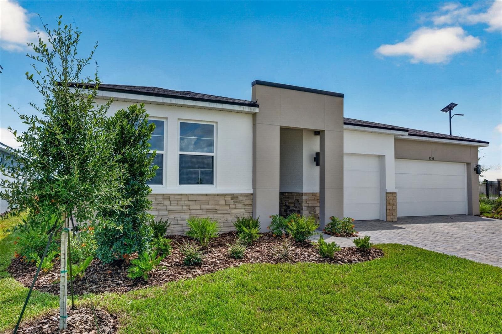 9553 Natural Oak Pt photo 2