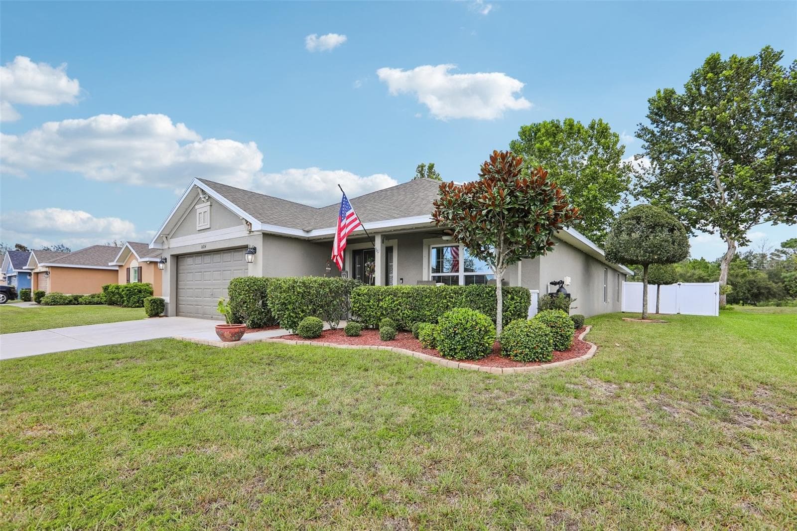 16214 Vine Cliff Ave photo 3