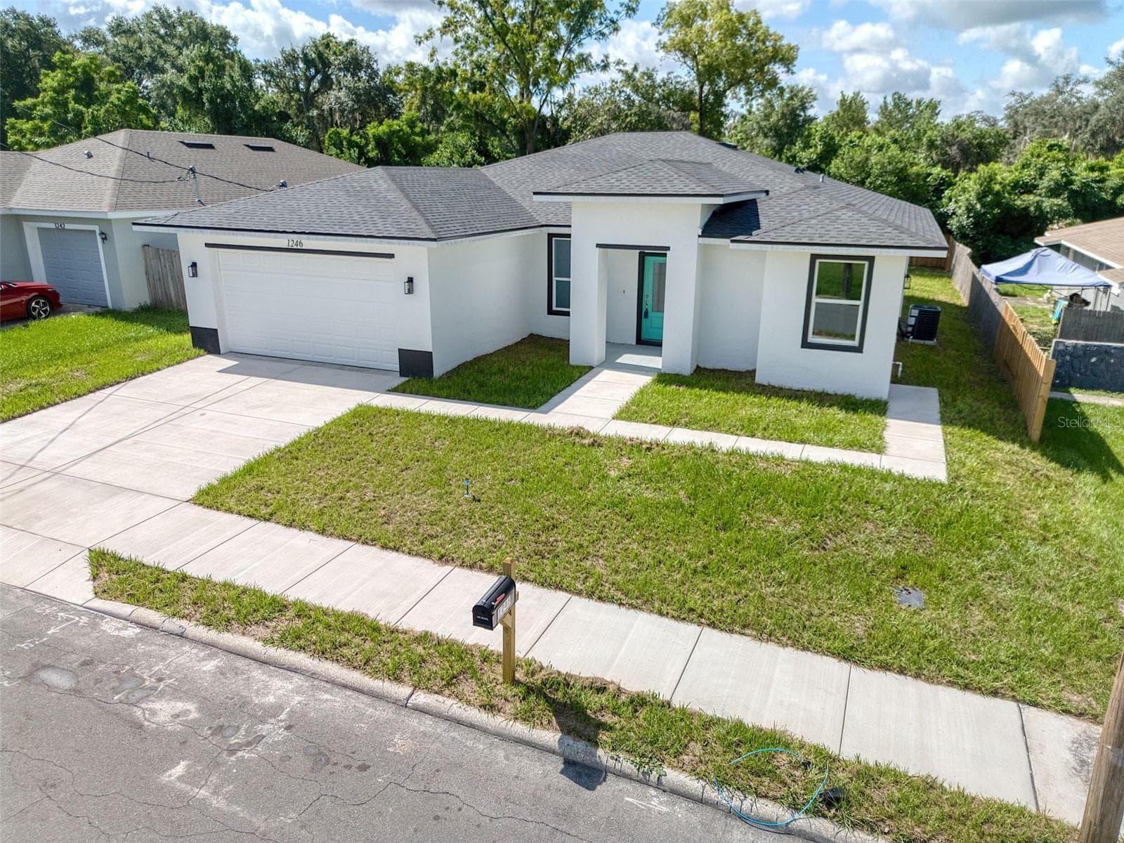 1246 Herschell St photo 2