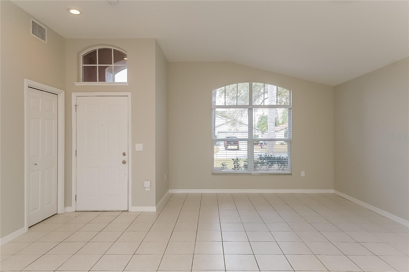 1723 Westerly Dr photo 2