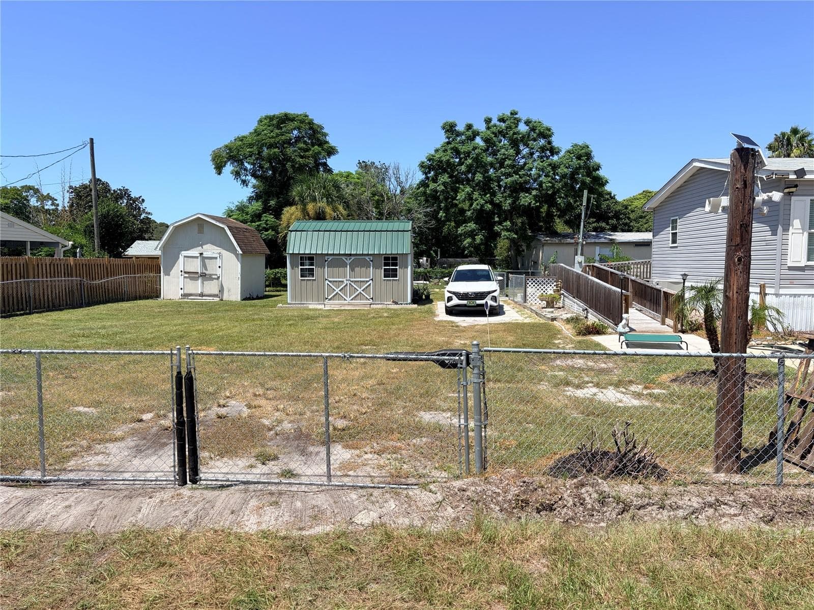 9811 Bud St photo 2