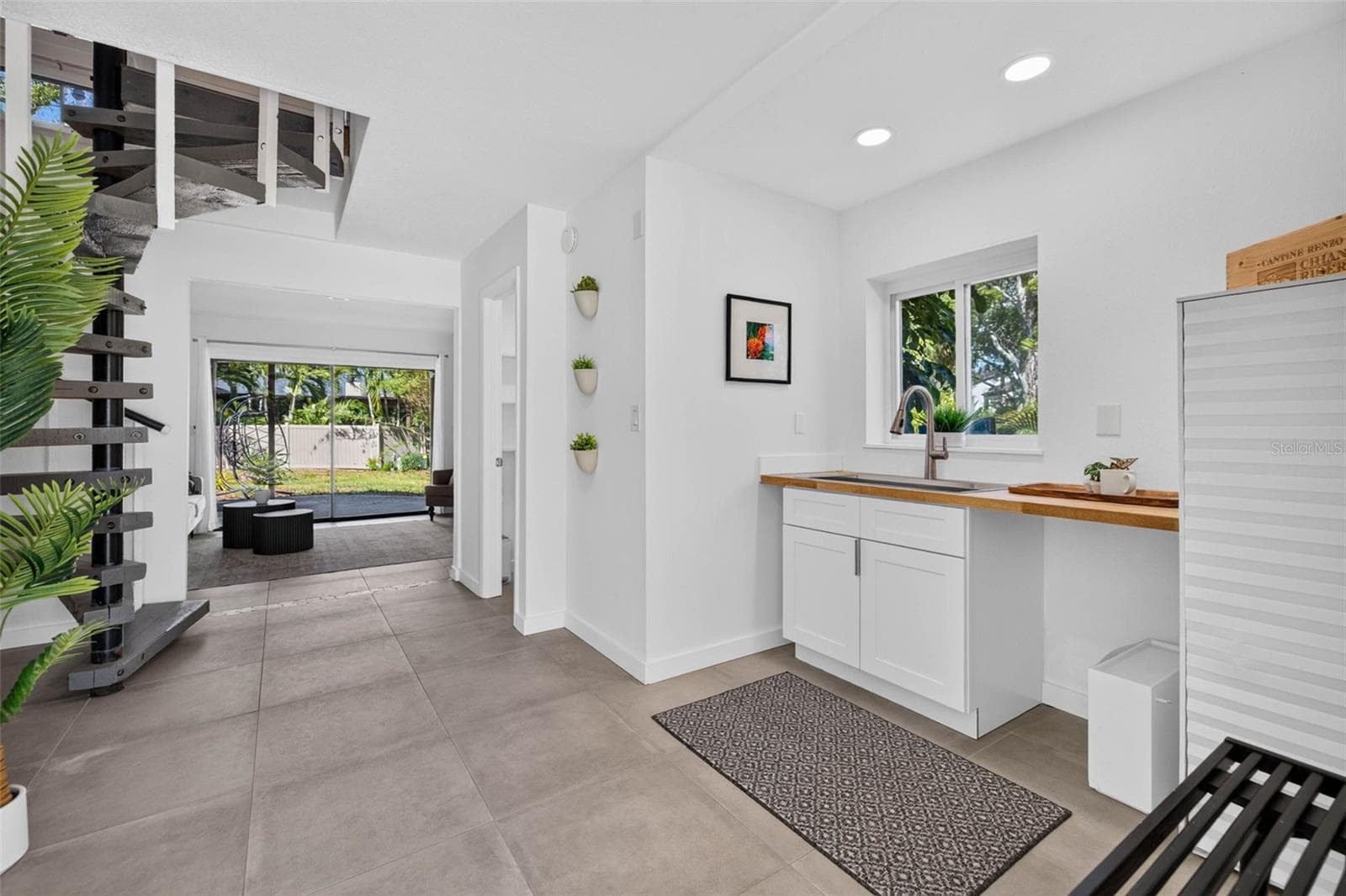 1300 Pleasant Way S photo 3
