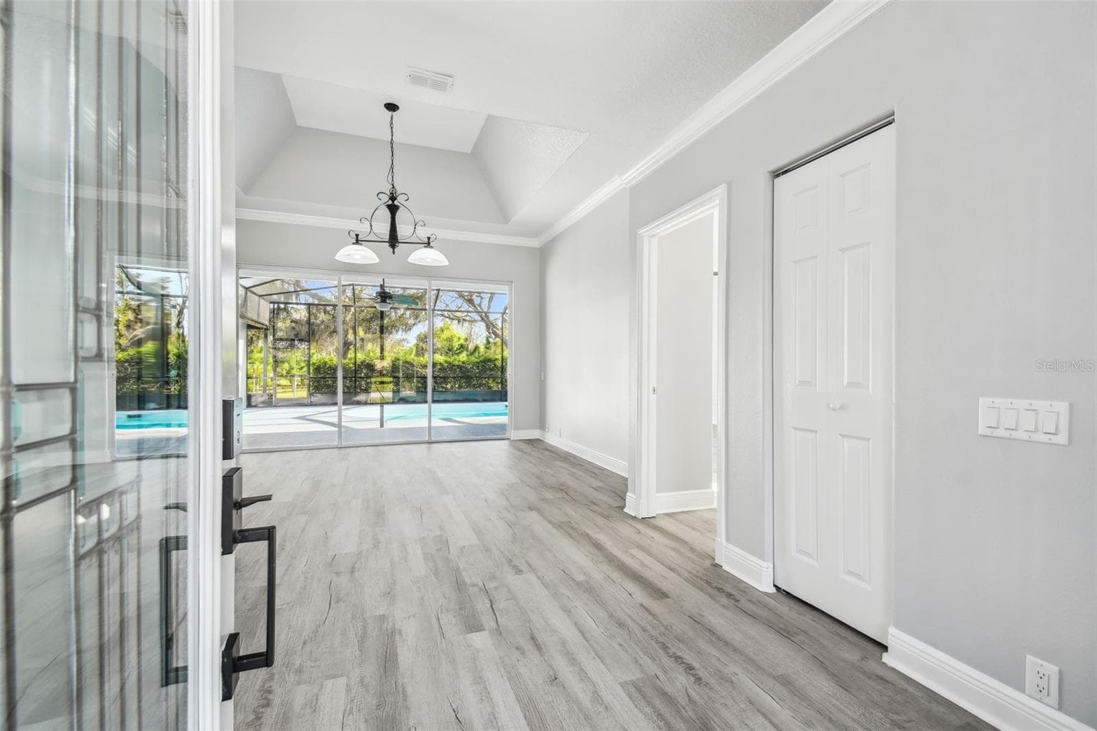 8818 Poe Dr photo 4