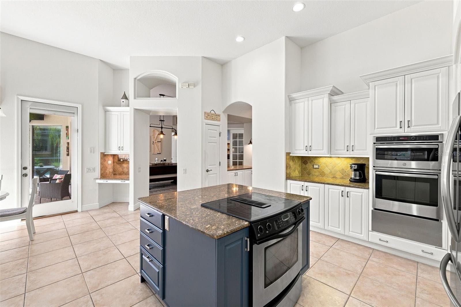 5091 Jasmine Way photo 3