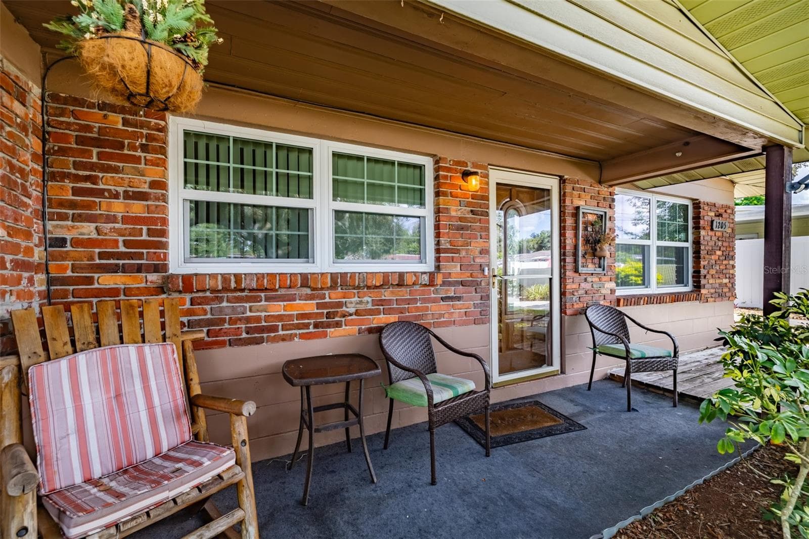 1205 W Camellia Dr photo 4