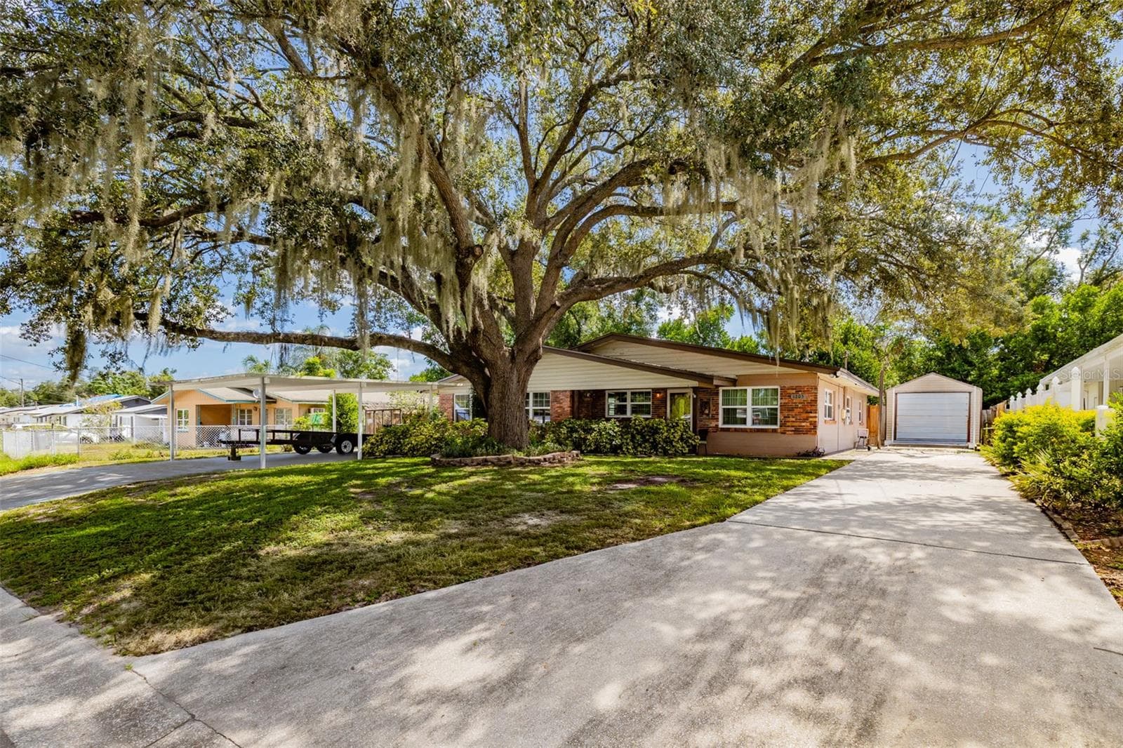1205 W Camellia Dr photo 5