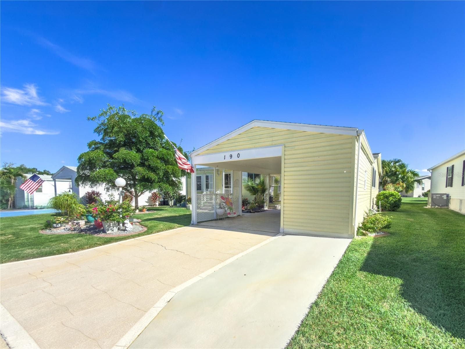 190 Nightingale Cir photo 3