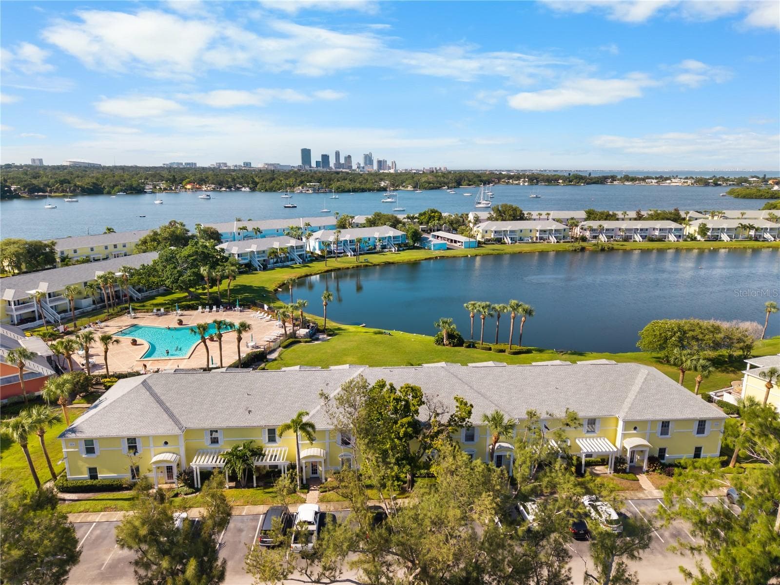 111 Seahorse Dr SE #A photo 2