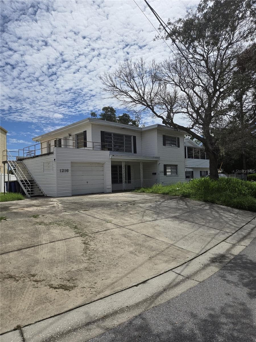 1216 Franklin Cir photo 2