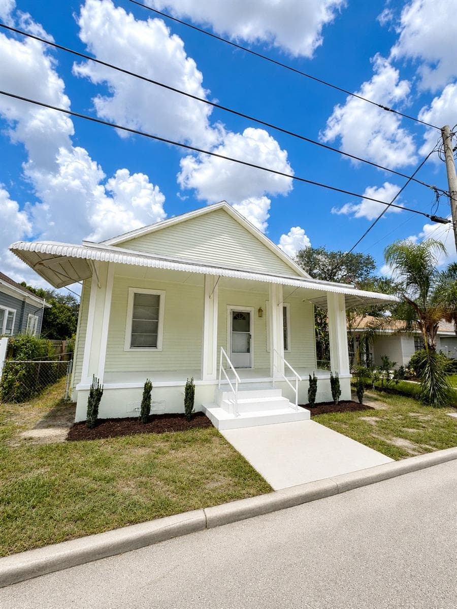 2908 Banza St photo 4