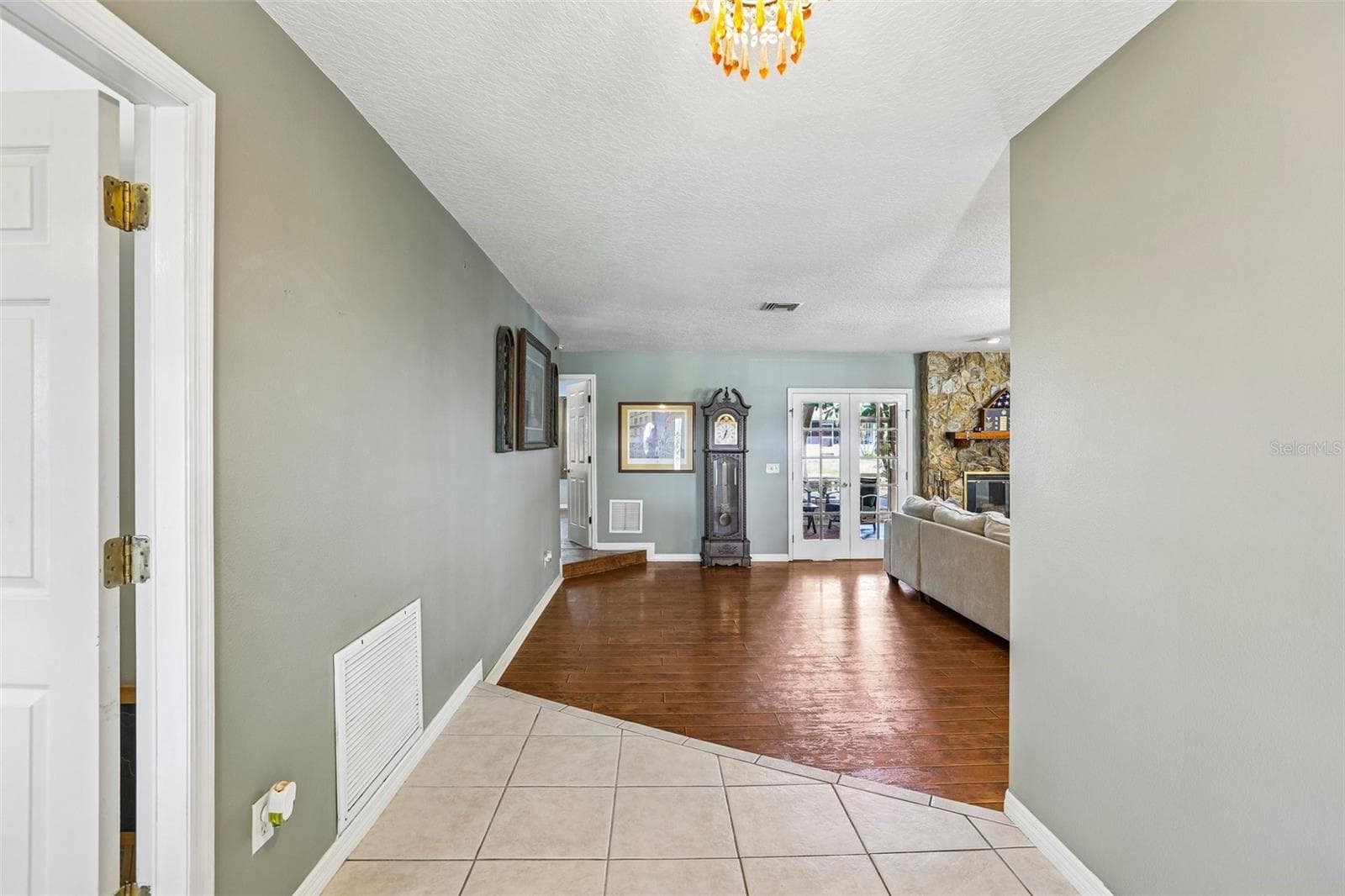 3131 N Canal Dr photo 4