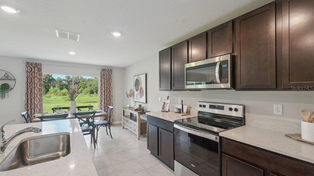 4332 Hidden Farm Dr photo 5